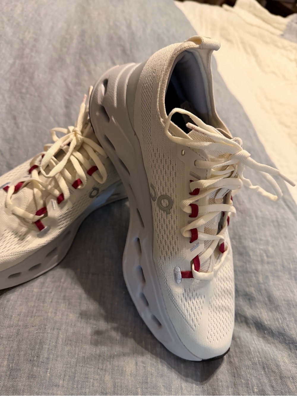 On Cloud Cloudsurfer Max White/Light Blue/Pink - Size 11 - Picture 2 of 8